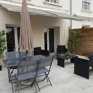 https://appartement-cosy-avec-terrasse-au-calme.fr-paris.fr
